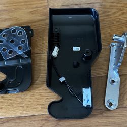 Brand New Samsung DA63-04441A Upper Right Hinge Cover – OEM Part – $40 (Includes Extra Parts!)