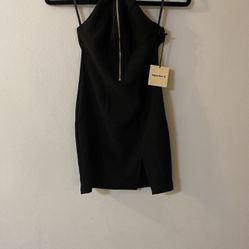 Black Dress With A Zipper In The Front 