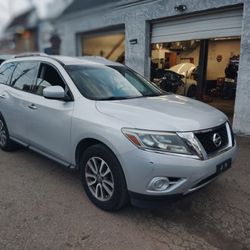 2014 Nissan Pathfinder Clean Title 
