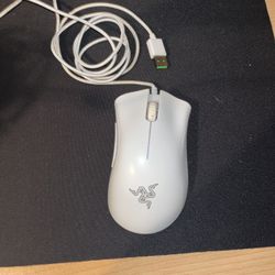 White Razor DeathAdder Essential 6400dpi