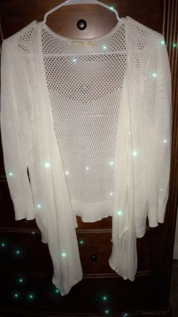 Ladies white crochet flowy style cardigan/sweater Size M