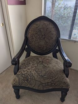 Victorian Style Upholstered Accent Chair