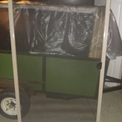 SLIDING SCREEN DOOR.