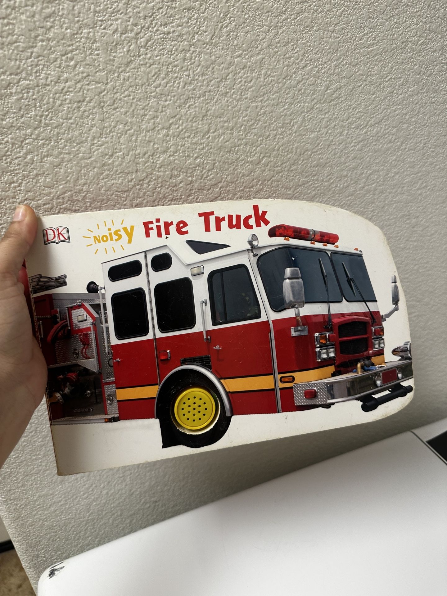 Noisy Firetruck Board Book With Sound 🚒