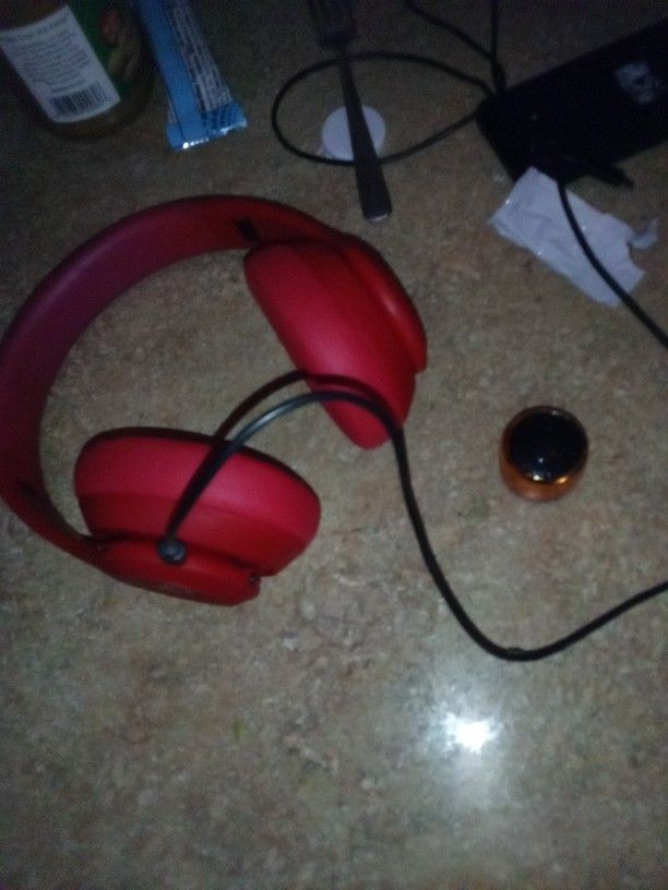 Beats Pro Studio Headphons With Noise Cancellation , Good Condition