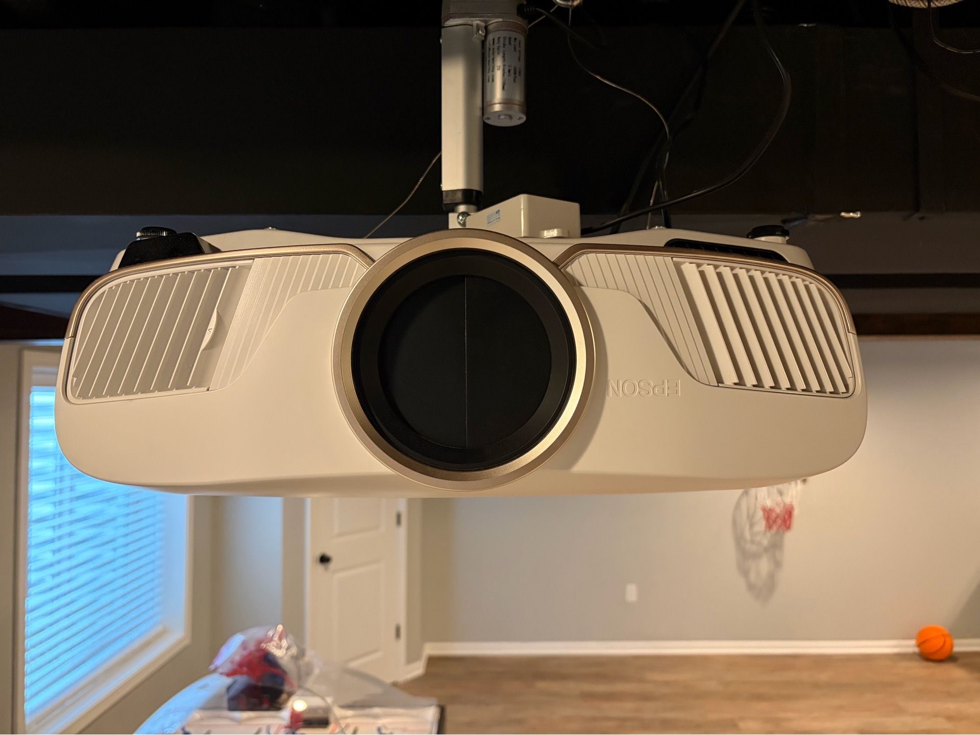 Epson 5050UB Home Cinema Projector - gently used
