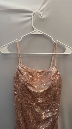 *Sexy*seaquin peach dress.