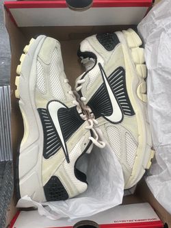 Nike vomero 5  size 9.5