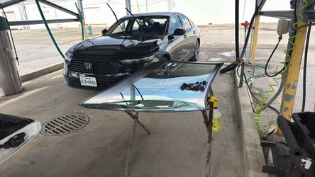 Auto glass replacements