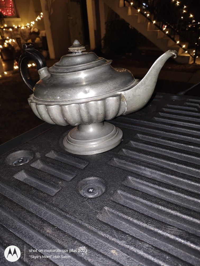 ANTIQUE 12inches x 8inches Weighted Classy Genie Make A Wish Lamp Only $5!!!