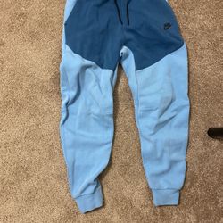 nikey tech fleece sweats 