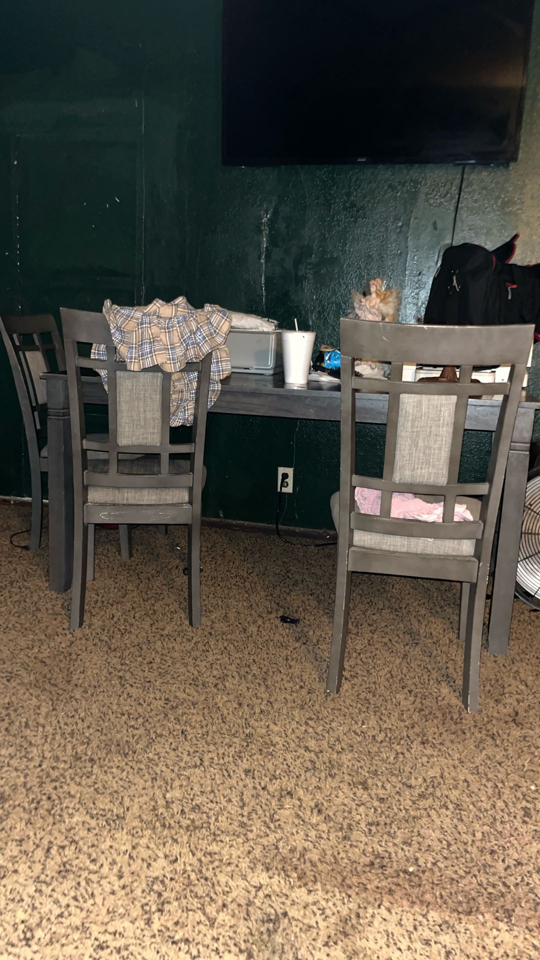 Table And 6 Chairs Needs A Good Old Cleaning Been In Garage 