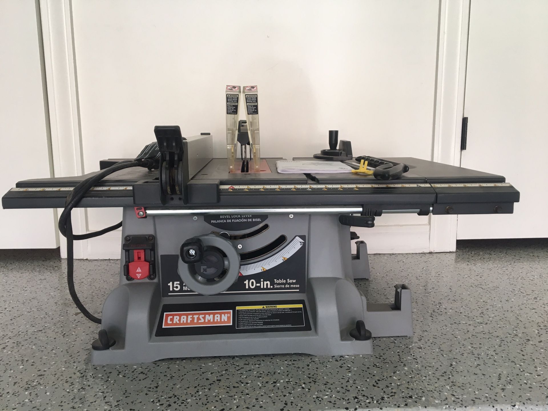 Craftsman 10 Inch Table Saw (Model 315.349720) for Sale in Scottsdale