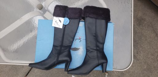 New Womens sudini boots zip up knee high 9.5