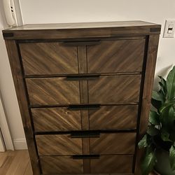 Macy’s 5 drawer wood dresser