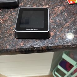 Honeywell Home T5 Smart Thermostat