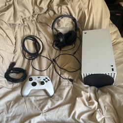 Xbox Series X (W/Games & Headset)