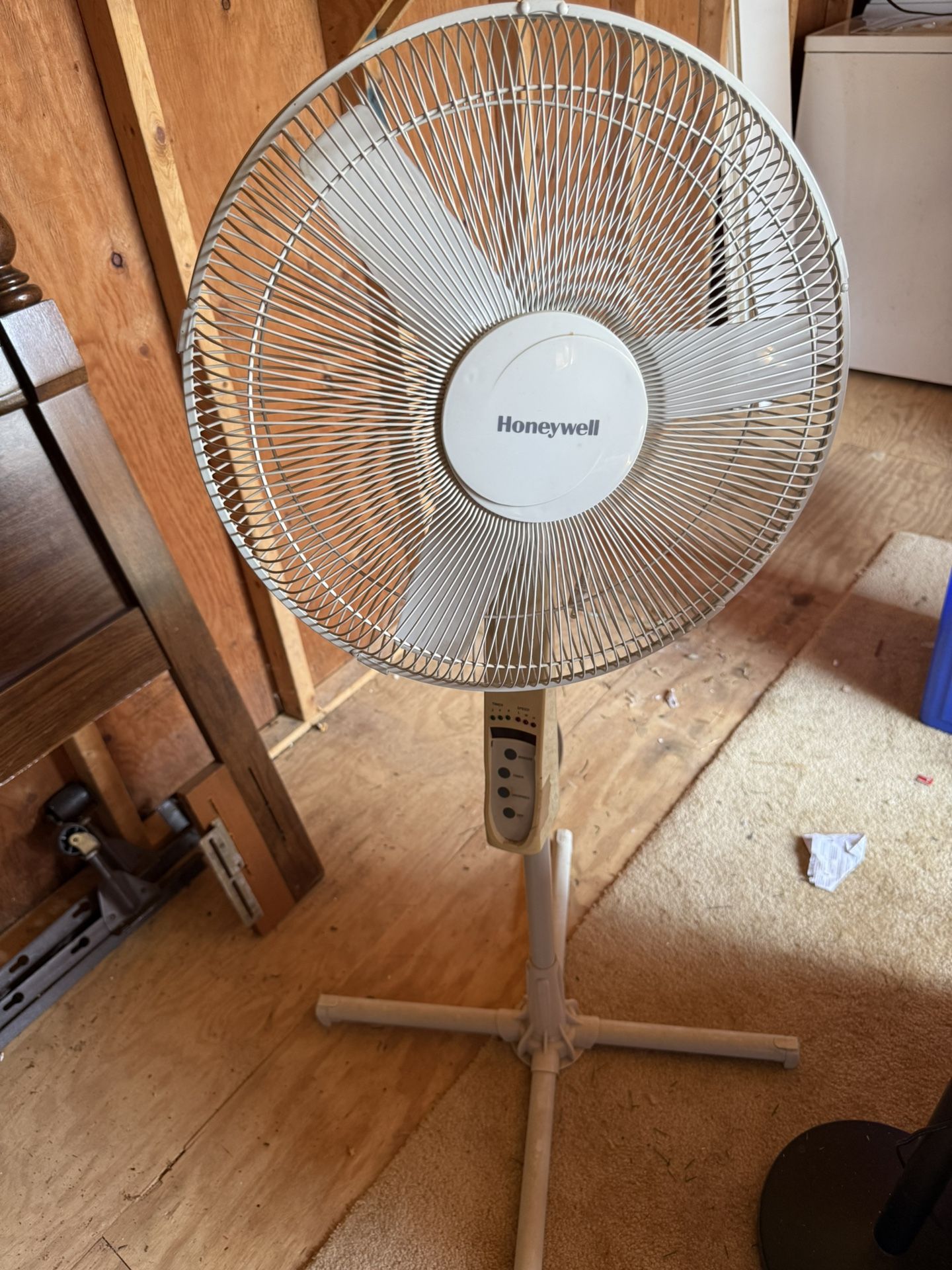 Honeywell Pedestal Fan