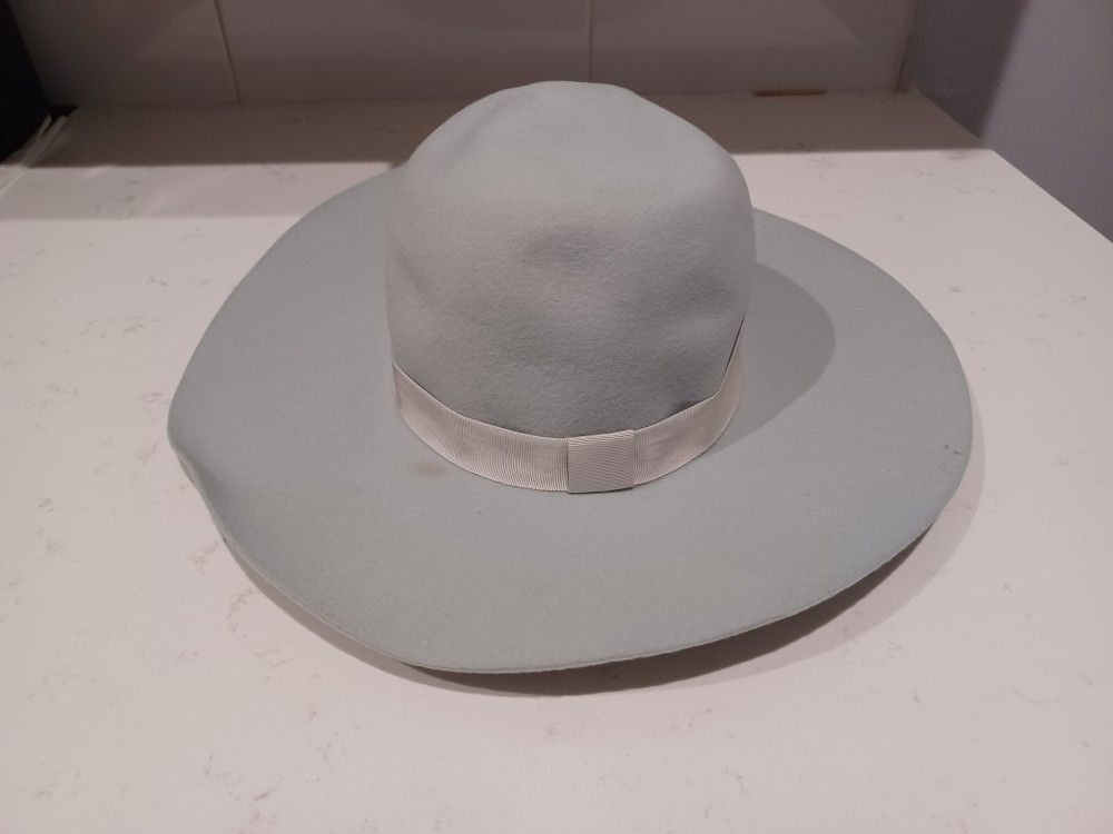Betmar New York 100% Wool Wide Brim Hat – Light Gray Elegant Style
