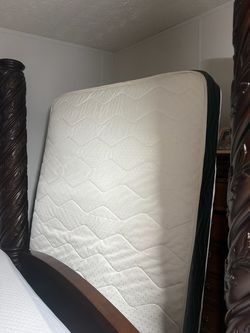 Full sz mattress no stains