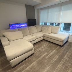 Sectional couch 