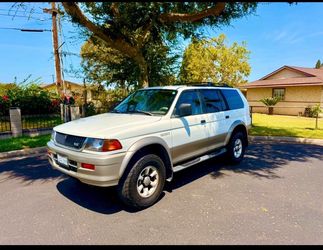 1999 Mitsubishi Montero sport