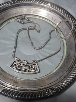 Silver Tone Filigree Pendant Necklace
