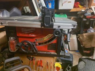 Milwaukee cordless tablesaw