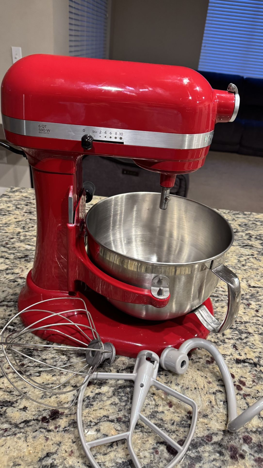 6 QT Kitchen Aid Mixer