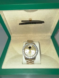 R Watch