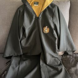 Universal Studios Hufflepuff Robe XXXS ( 3xs) 