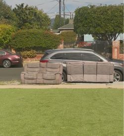 FREE Gray Recliner Sofa Set