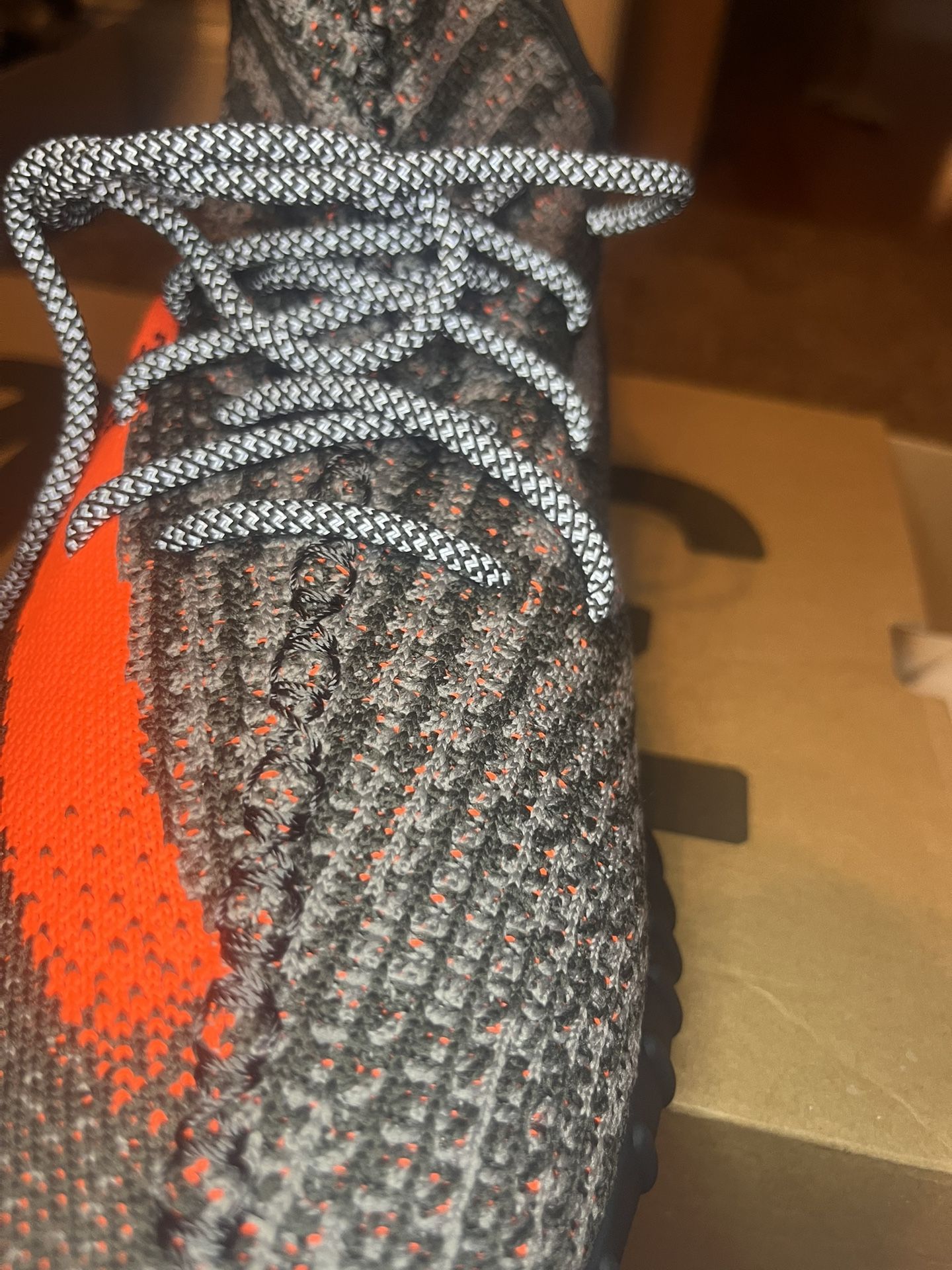 Yezzy 350 V2 Carbon Beluga Size 12