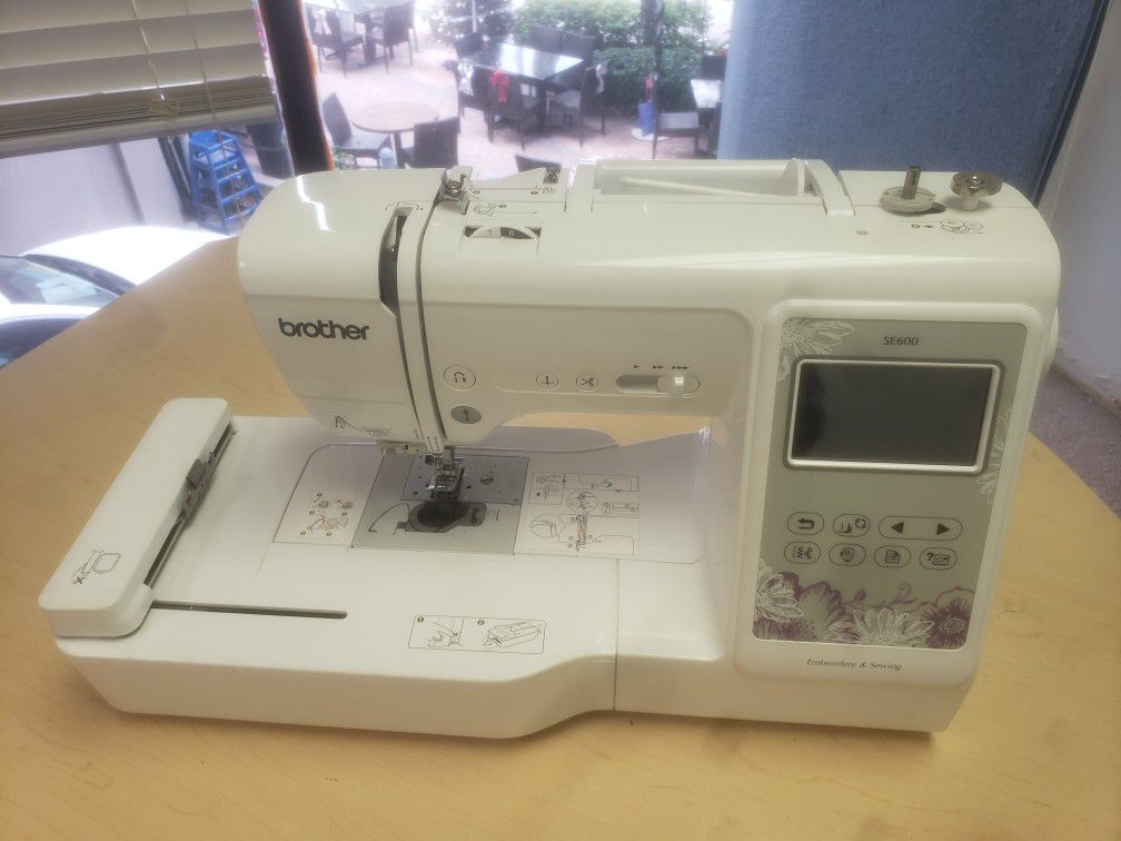 Brother SE600 Computerized  Sewing and  Embroidery  Machine