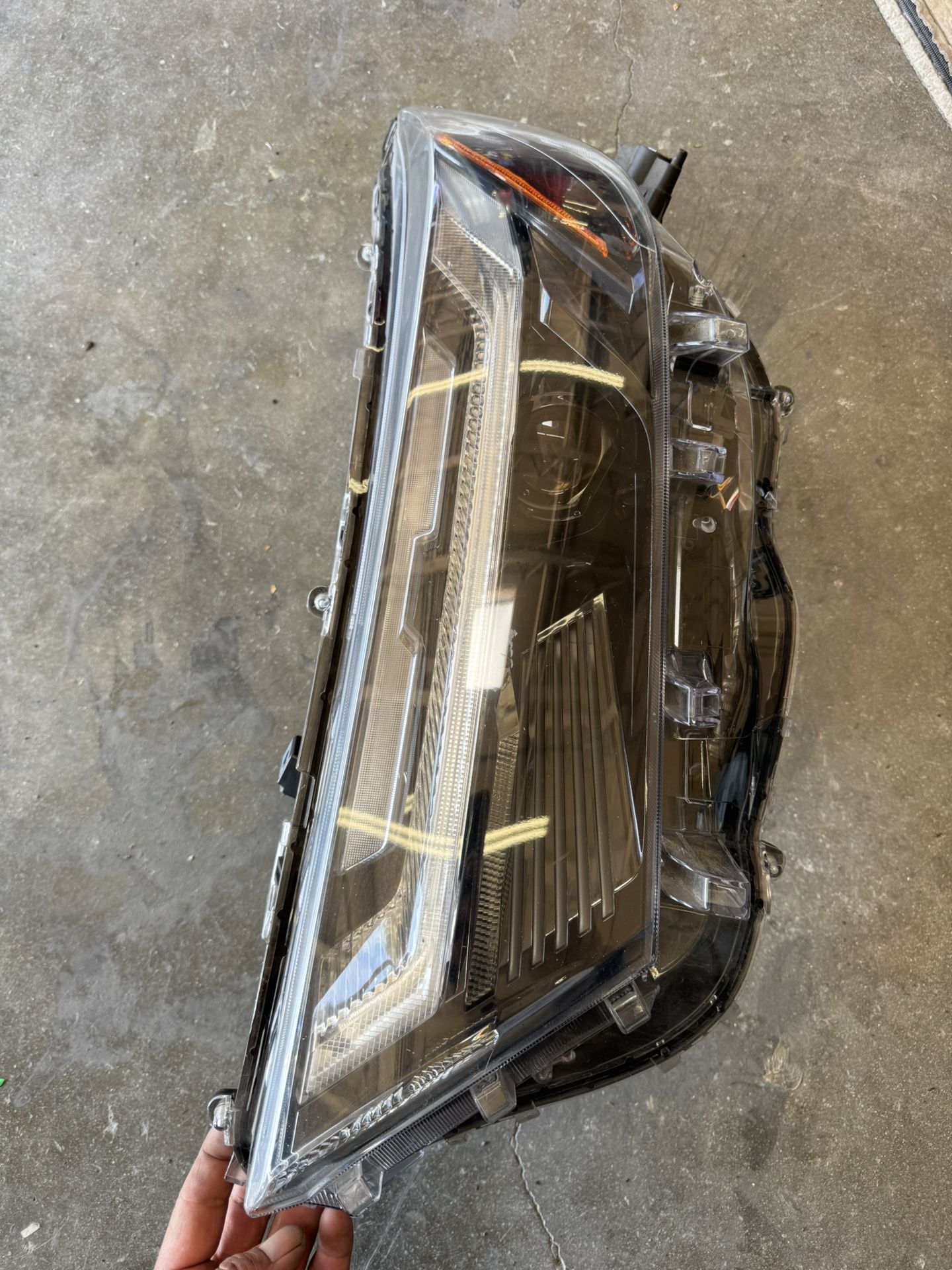 Toyota Rav4 Left Headlight Oem