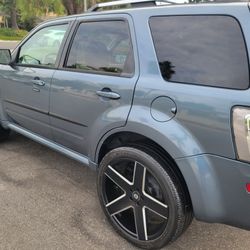 (10) Mercury Mariner, Clean Title, Registered, Smogged, 22"rims, Reliable Transportation, Gas Saver 