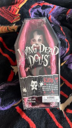 living dead dolls (name kitty)