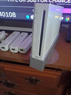 Nintendo Wii (With Accessories)