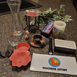 Home decor Lot 04. All pictured. Sold as one lot.