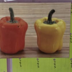 Salt & pepper shake set new in box