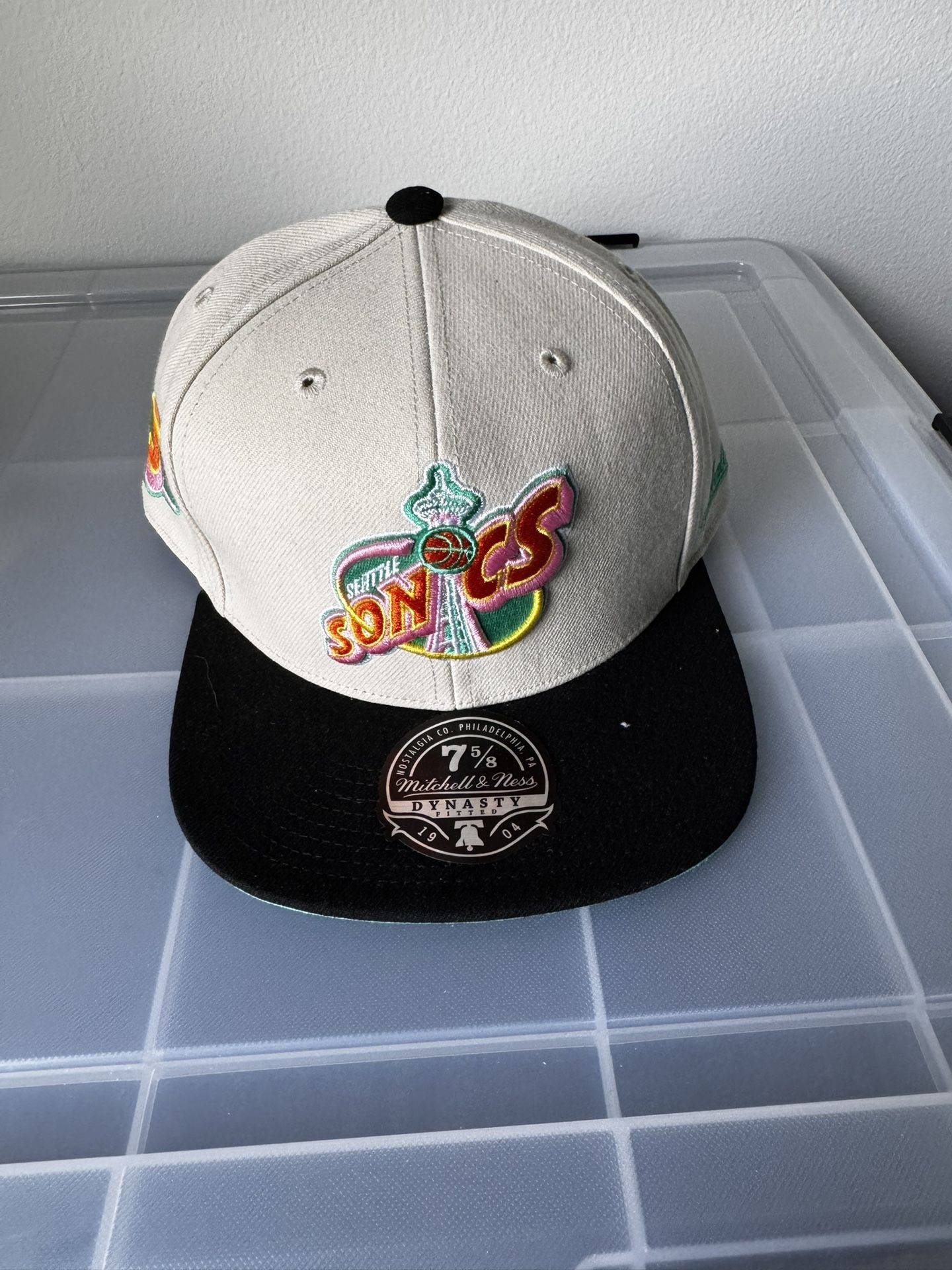 Seattle Sonics Hat (hat size - 7 5/8)