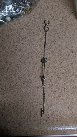Arrow bracelet