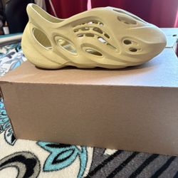 Yeezy Slides 