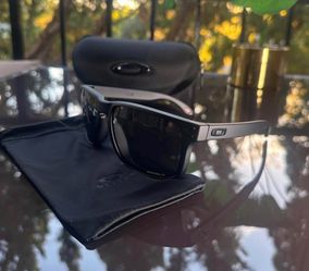 Oakley Holbrook Prizm Sunglasses – Black/Gray