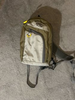 One arm bass pro shop fishing bag