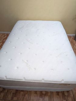 Que,en Size Matt,ress Nature’s Image by Carolina Mattress Guild (12") – Great Condition. Free same-day delivery.
