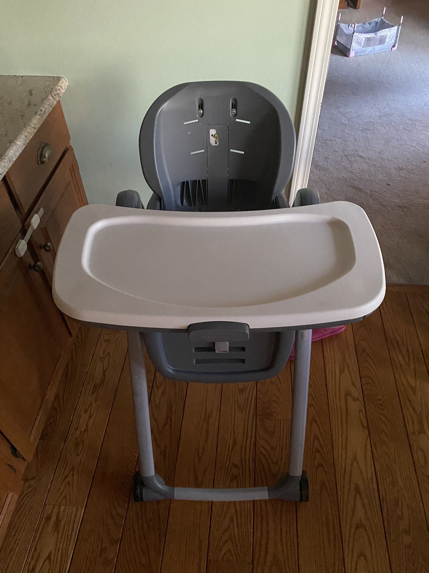 2 Kids High Chairs