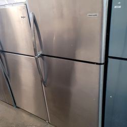 🚨 New Frigidaire - 20.5 Cu. Ft. Top-Freezer Refrigerator - Stainless Steel FRTD2021AS
