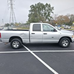 2004 Dodge Ram SLT  1500 V8 4.7L 4X2  Cold AC Crew Cab 4 Door 5 Speed power windows power door locks 2WD  one owner, private https://offerup.com/redir