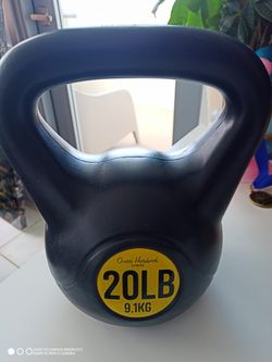 Kettlebell 20 Lb Black Yellow Omari Hardwick Brand Excellent Condition